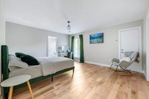 4 bedrooms, iron/ironing board, internet, bed sheets - Rosemère pool house (Rosemère)