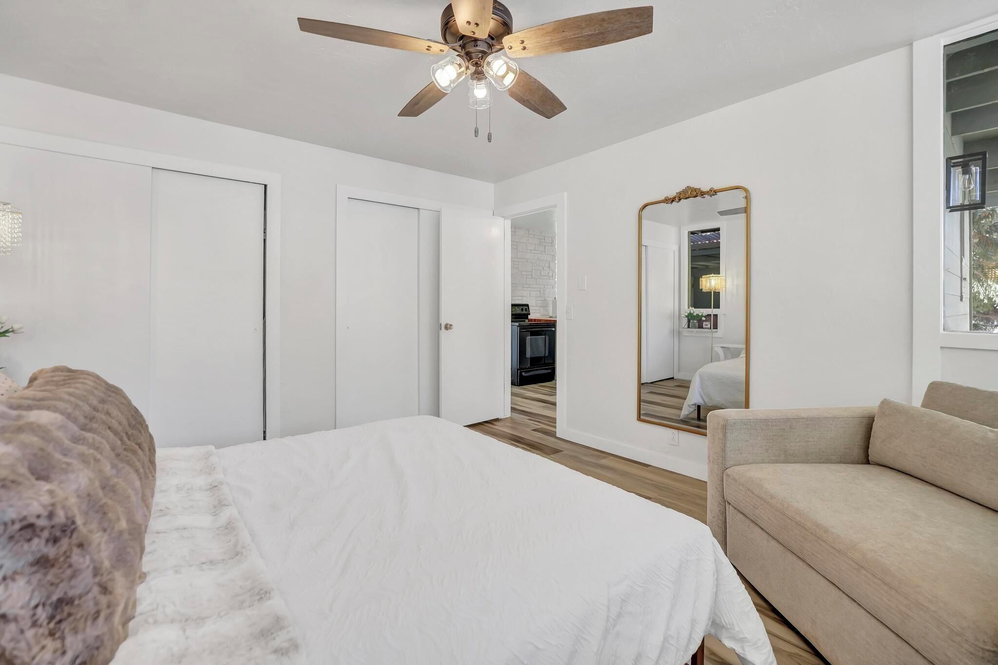 5 bedrooms, iron/ironing board, travel crib, free WiFi