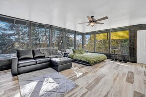 Interior - AMAZING Luxury Retreat with Private fresh spring ponds & Sauna! Sleeps 23 (Hagerman)