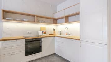 Réfrigérateur, four, plaque de cuisson, lave-vaisselle