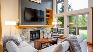 Smart TV, fireplace, offices