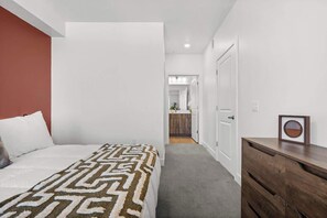 Fer et planche à repasser, Wi-Fi gratuit, draps fournis