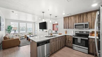 Fridge, microwave, oven, stovetop