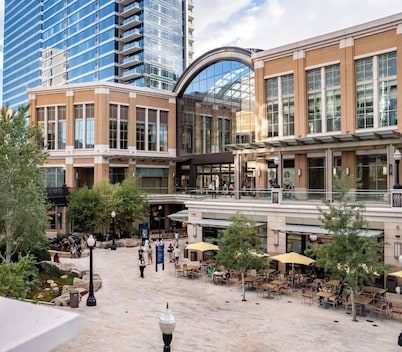 Modern Downtown 2BR 2BA with City Views, Fire Pit, Walk to Delta Center