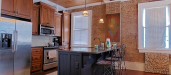 Riverview Condo | 1/1.5, Downtown, Washer/Dryer