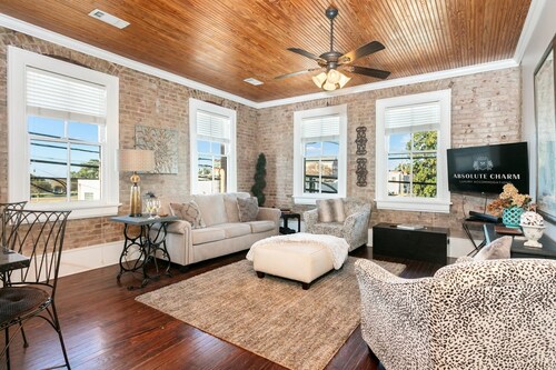 Riverview Condo | 1/1.5, Downtown, Washer/Dryer