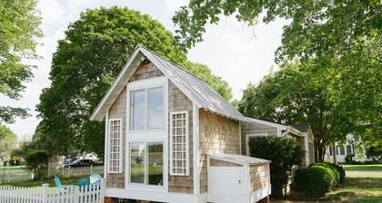 Golden Days River Cottage - Family & pet friendly, river view, water access