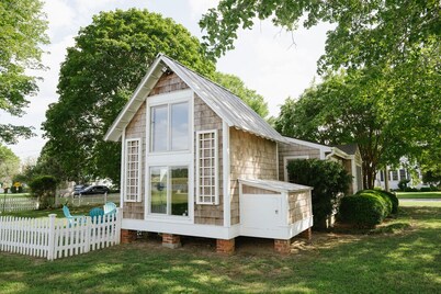 Golden Days River Cottage - Family & pet friendly, river view, water access