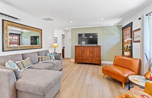 Smart TV, printers - Welcoming 3-bedroom bungalow close to all with AC in sunny San Diego (San Diego)