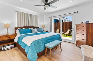 3 bedrooms, desk, iron/ironing board, travel cot - Welcoming 3-bedroom bungalow close to all with AC in sunny San Diego (San Diego)