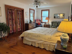 5 bedrooms, desk, iron/ironing board, free WiFi
