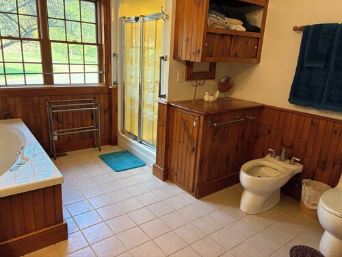 Charlotte’s Farm. Gorgeous 5 bedroom farmette 25 minutes from State College.