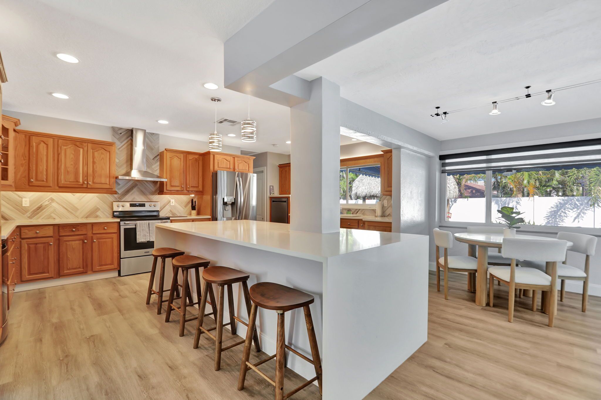 Mikrowelle, Ofen, Herdplatte, Geschirrspüler