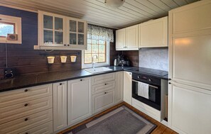 Refrigerador, horno, placa de cocina, lavavajillas