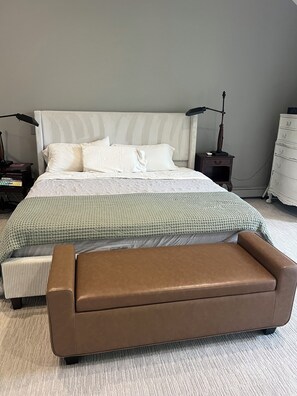 4 bedrooms, WiFi, bed sheets