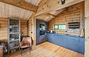 Fridge, oven, dishwasher, coffee/tea maker