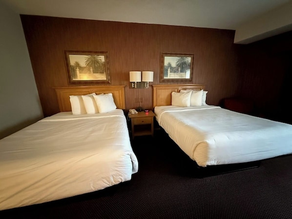 더블룸, 더블침대 2개, 롤인 샤워 시설, 금연 | 책상, 다리미/다리미판, 무료 WiFi