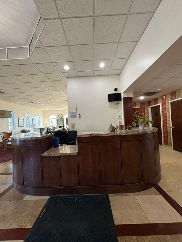 Reception - Travel Inn (Watertown)
