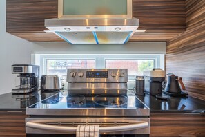 Private kitchen - Spacious 1BR Condo, work&play in Montréal (Montréal)