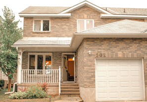 تفاصيل الفندق من الخارج