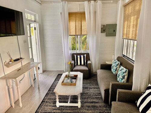 Charming 2-bedroom house in delightful Saint Joseph with AC bedrooms only