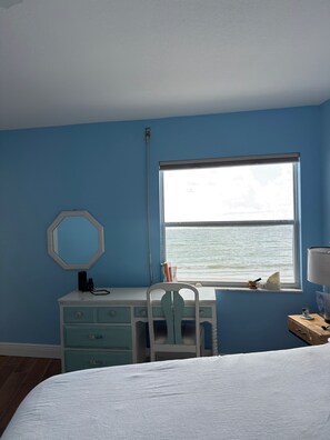 2 bedrooms, iron/ironing board, Internet, bed sheets