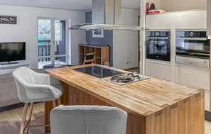 Geladeira, fogão, cooktop, lava-louças