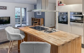 Geladeira, fogão, cooktop, lava-louças