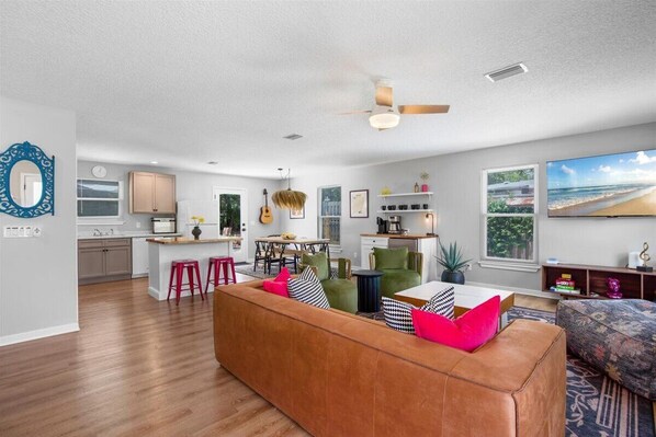 TV - The Pick - Hot Tub - Walk to Amp, Mins to Beaches and Historic Downtown (St. Augustine)