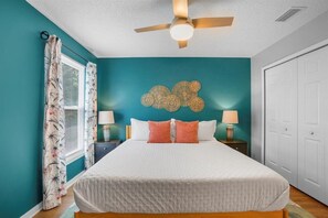 3 bedrooms, iron/ironing board, bed sheets - The Pick - Hot Tub - Walk to Amp, Mins to Beaches and Historic Downtown (St. Augustine)