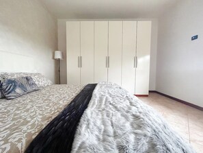 2 bedrooms, desk, soundproofing, iron/ironing board