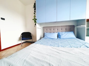 2 chambres, fer et planche à repasser, Wi-Fi gratuit, draps fournis