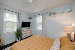 2 bedrooms, iron/ironing board, Internet, bed sheets