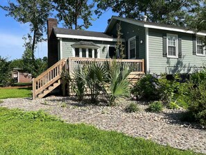 Exterior - Cozy Beach Bungalow on Lush 1/2 Acre 1 Mile to Beach! (Wilmington)
