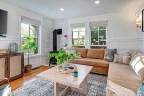 Smart TV, fireplace, offices