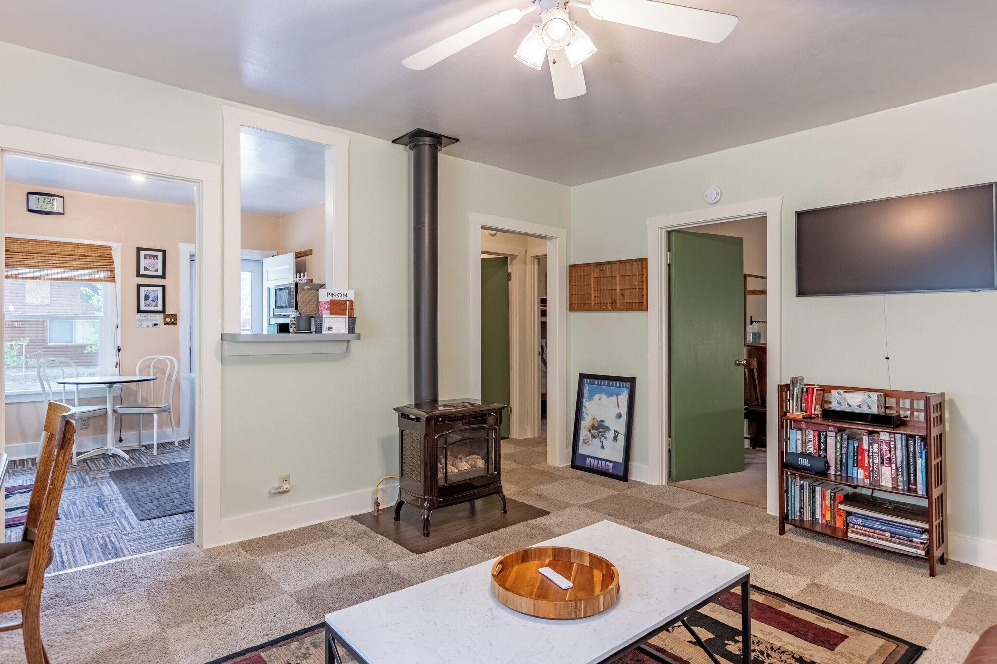 智能電視、壁爐