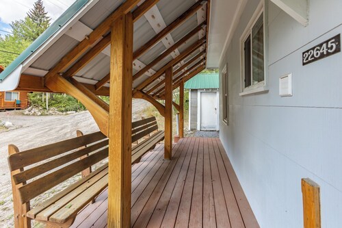 Papa's Cottage- Dog Friendly- Close to Monarch