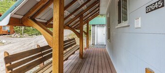 Papa's Cottage- Dog Friendly- Close to Monarch