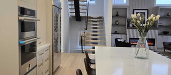 Luxury 5 BR, Gym, Sauna, Thtr, OD FP & Ktcn, Lake