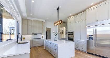 Luxury 5 BR, Gym, Sauna, Thtr, OD FP & Ktcn, Lake