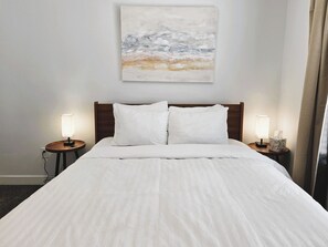 5 bedrooms, desk, free WiFi, bed sheets