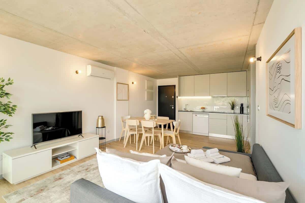 Balcony 2brs With Pool & Parking By Hostwise - Porto