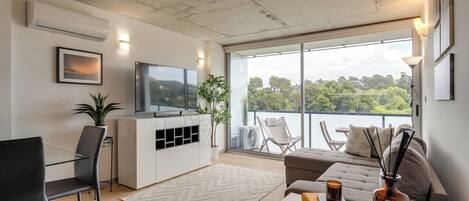 تلفزيون ذكي