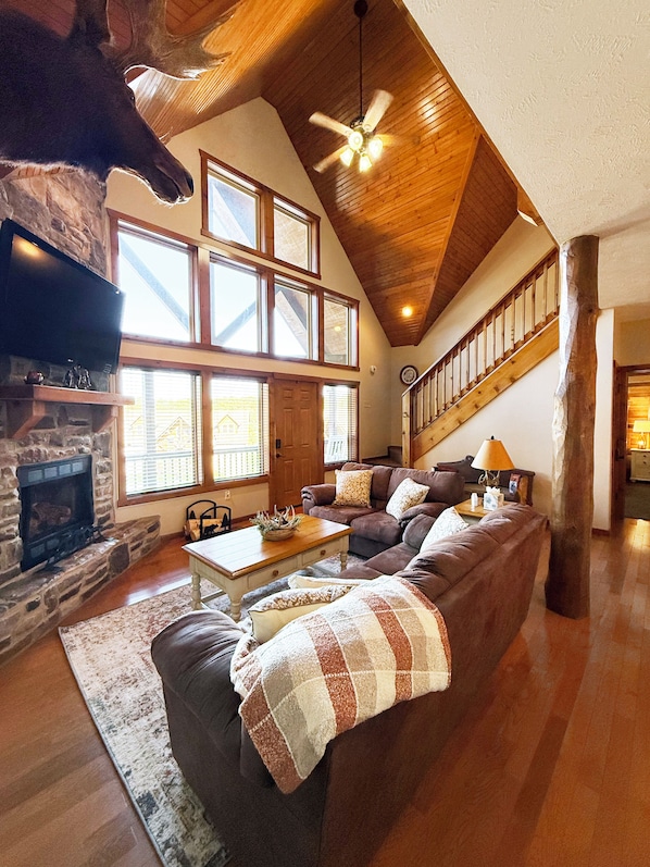 Smart TV, fireplace