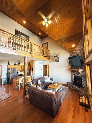Smart TV, fireplace