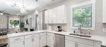 4BR Home With Hot Tub and Cornhole! Near Stadium, Uptown, Work & Airport!