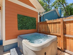 Bañera de hidromasaje exterior
