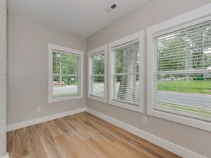 Interior - Charlotte 5 BR Home W/ Hot Tub, Grill and Games! Camp North End, Airport, Uptown (Charlotte)