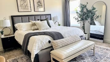 5 bedrooms, desk, iron/ironing board, travel crib