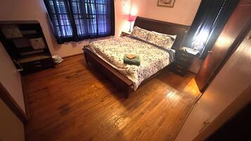 2 makuuhuonetta, silitysrauta/-lauta, vauvan matkasänky, ilmainen Wi-Fi